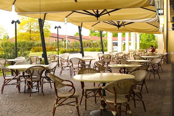 Terrazza e green del Golf della Montecchia